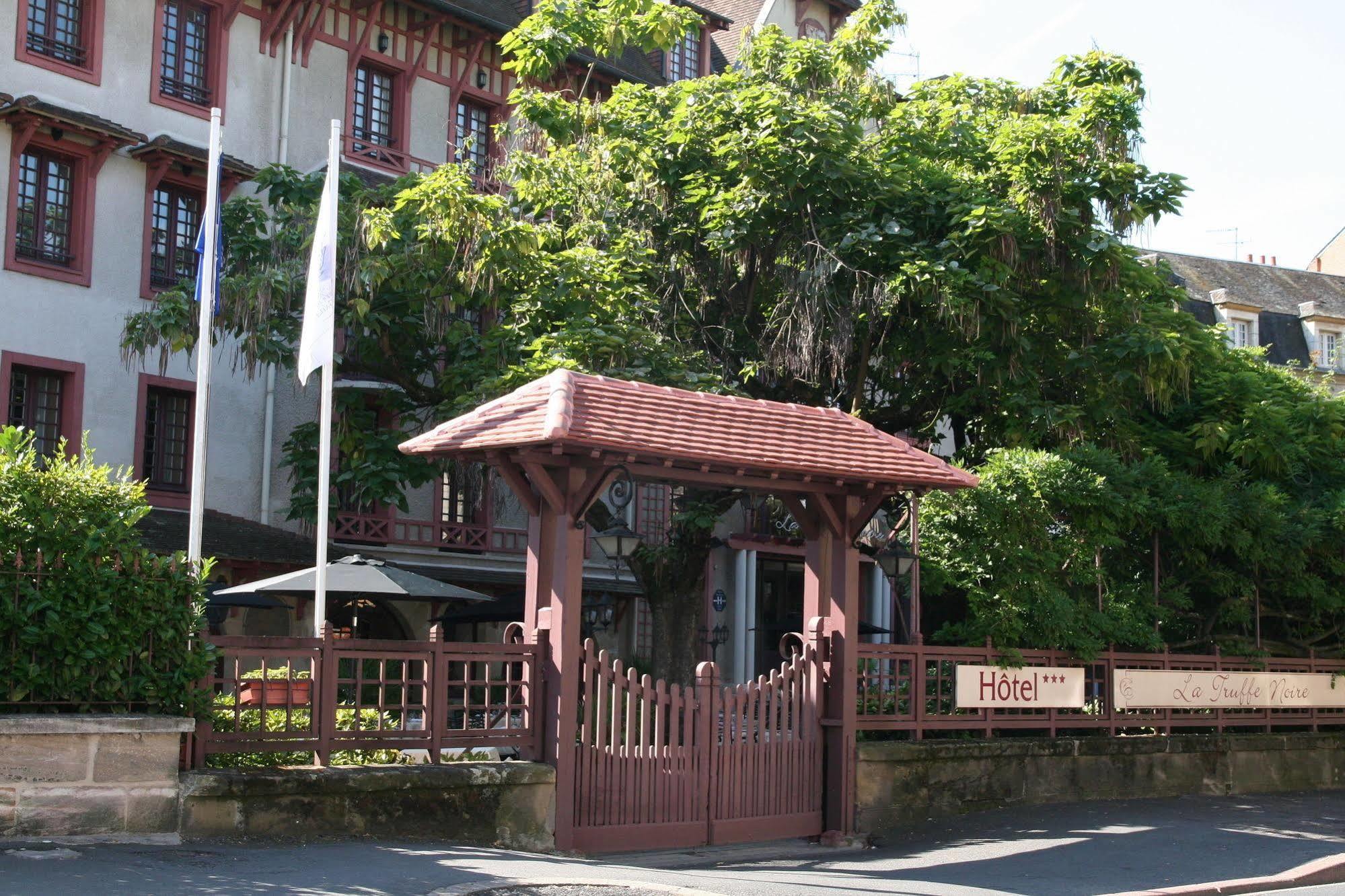 בריב-לה-גייארד Hotel La Truffe Noire מראה חיצוני תמונה